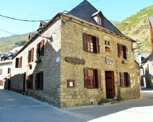 Hostal Plaza Garós - Garós