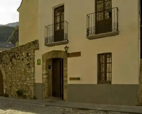 Albergue-Refugio Sargantana - Canfranc