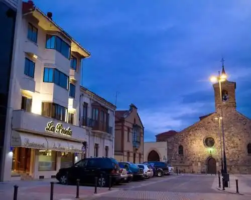 Hotel Restaurante La Peseta - Astorga